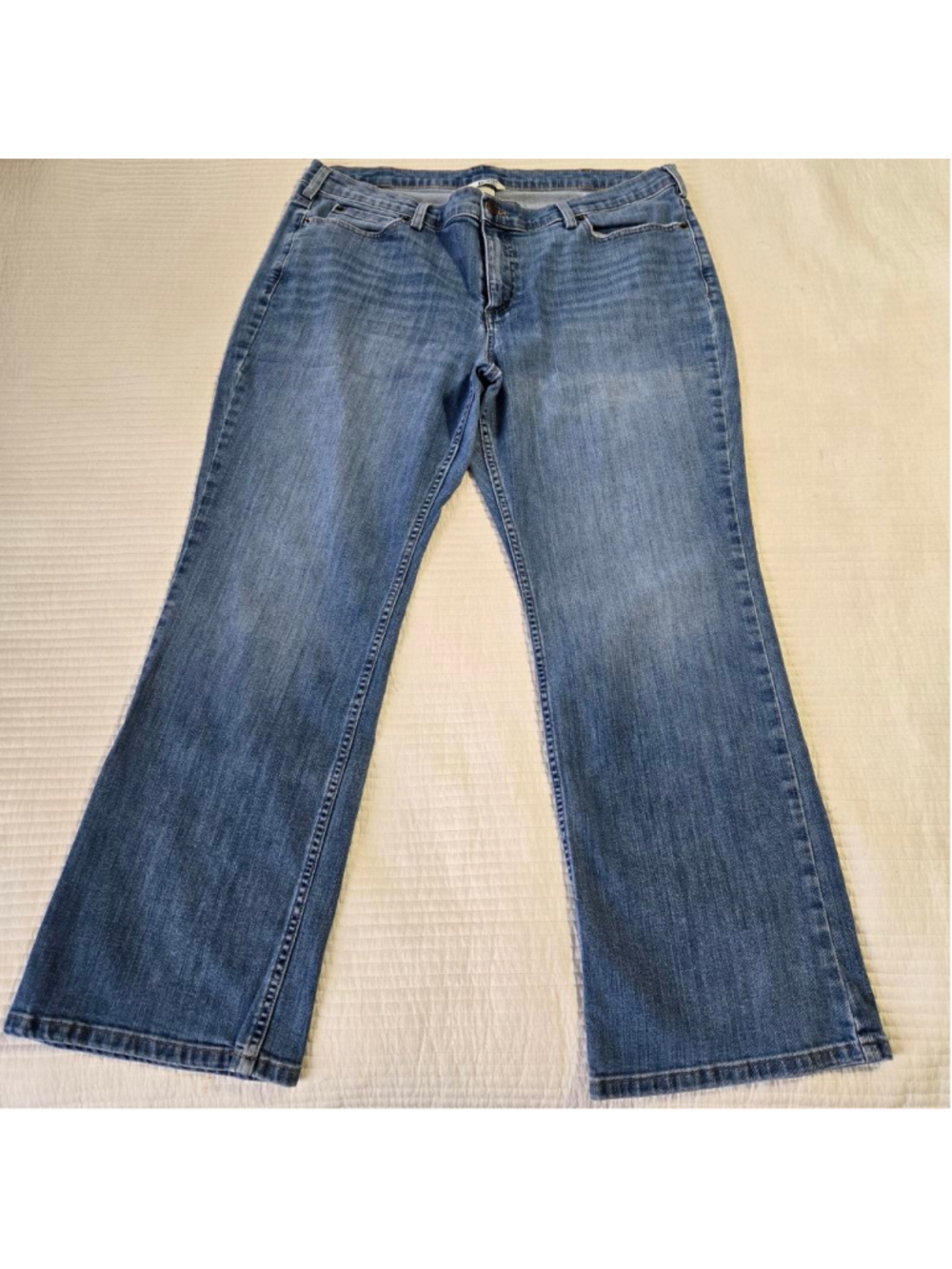 Women's Duluth Trading Co Blue Flare Jeans Size 18 - Picture 3 of 12